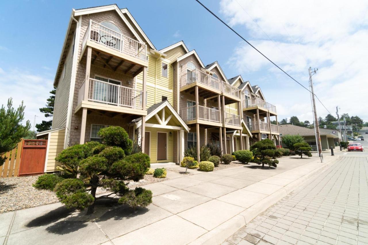 The White Turtle Villa Lincoln City Exterior photo